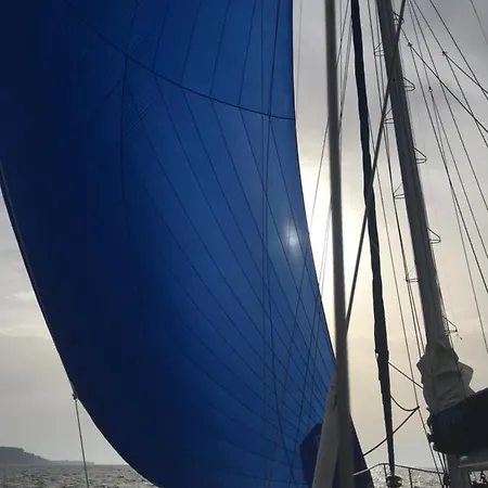 Botel Atypique Voilier L'or Du Temps - Location Exclusive
